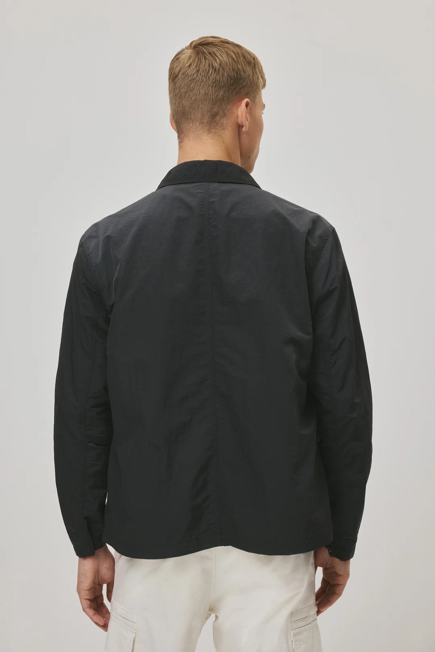 Black Lightweight Zip-Up Jacket – Minimal Casual Jacket for Everyday Wear
