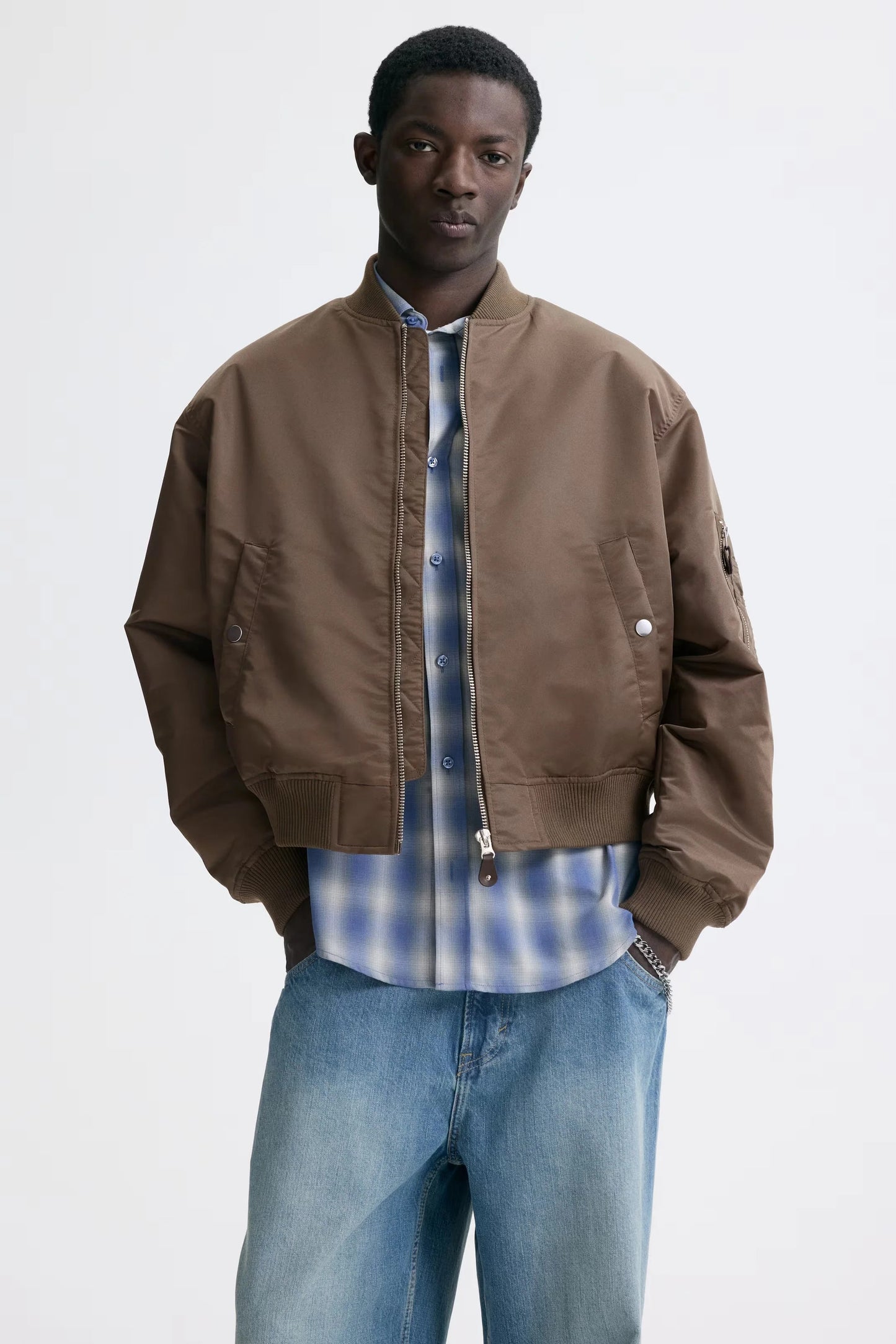 Brown Bomber Jacket – Classic Zip-Up Flight Jacket with Ribbed Cuffs