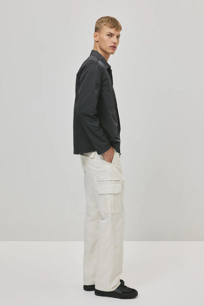 Black Lightweight Zip-Up Jacket – Minimal Casual Jacket for Everyday Wear